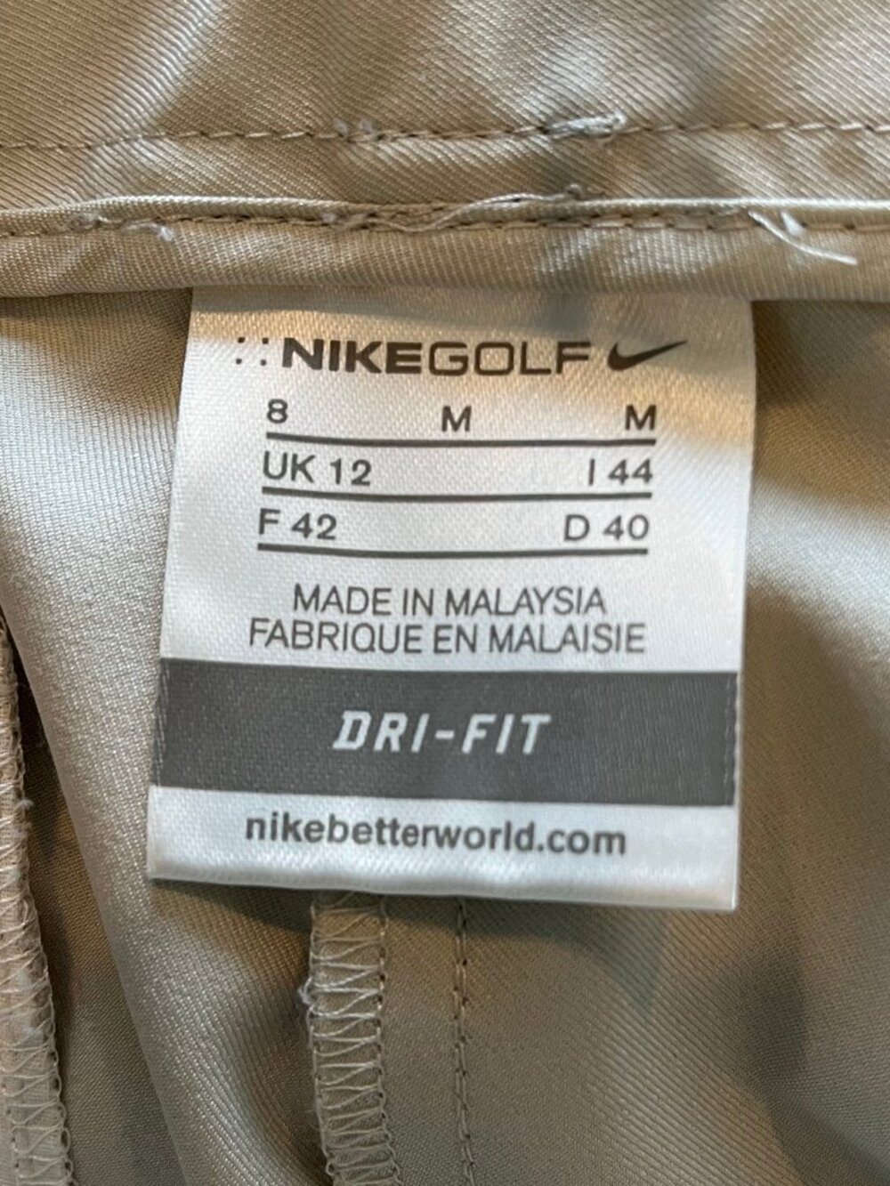 NWOT NIKE Golf Dry-fit shorts. Size 8 - Picture 3 of 3